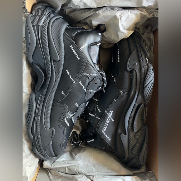 Black Balenciaga Triple S - Picture 5 of 10